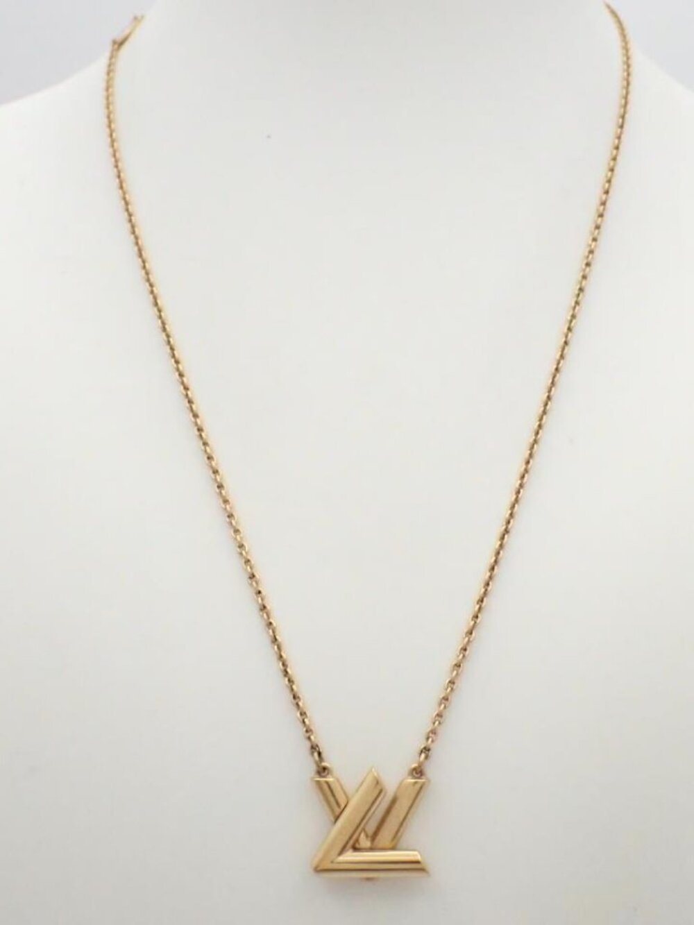 LV Necklace in Dustbag